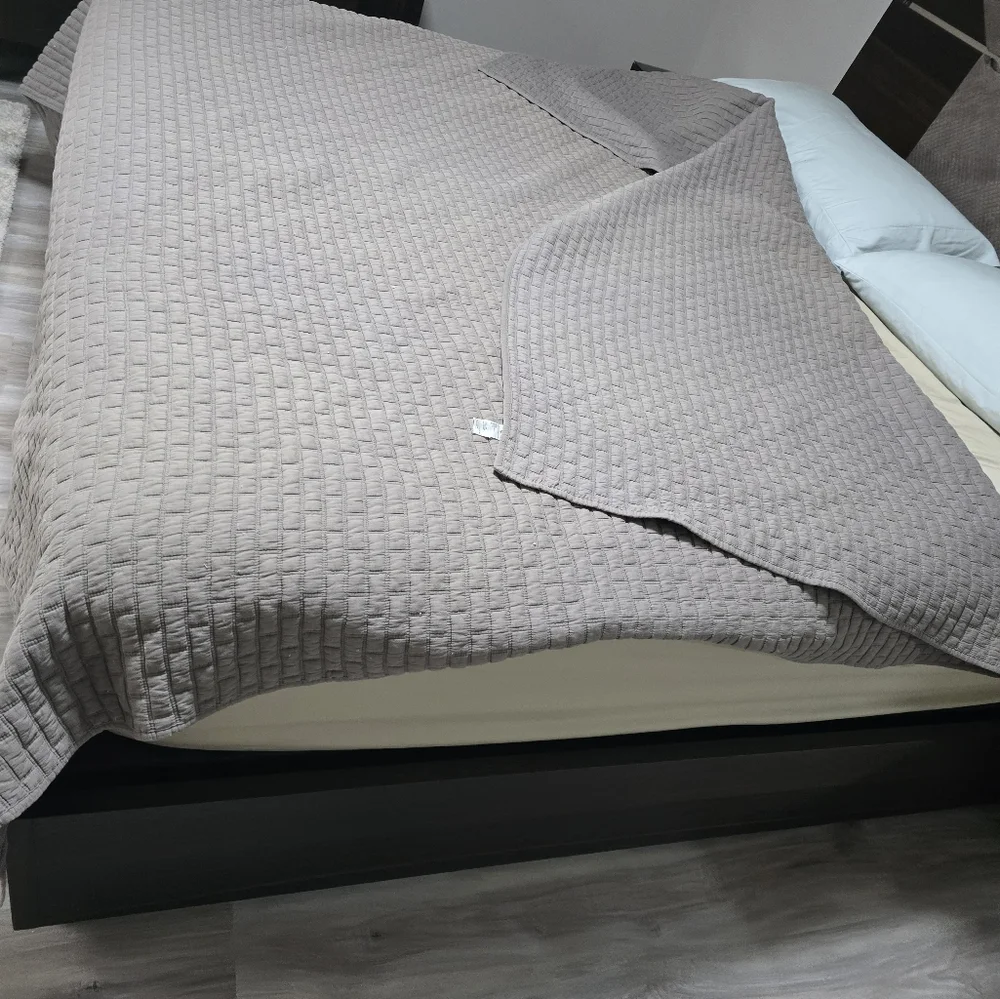 Elegant Gray Quilted Bedspread